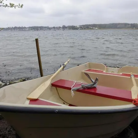 Forest-edge Family Retreat Ferienhaus