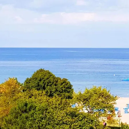 Forest-edge Family Retreat Ferienhaus *