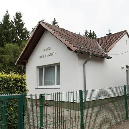 Forest-edge Family Retreat * Leideneck