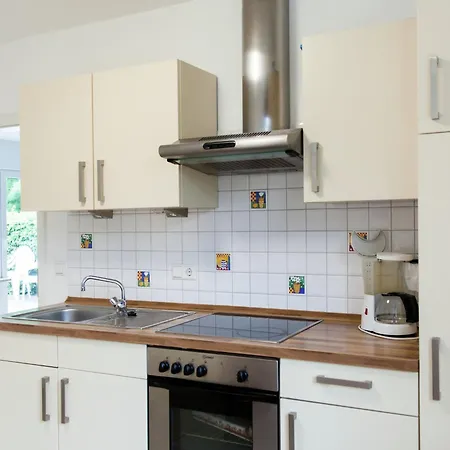 Forest-edge Family Retreat * Leideneck