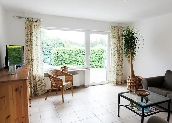 Forest-edge Family Retreat Leideneck