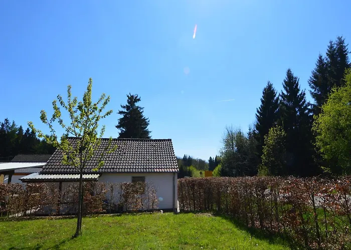 Forest-edge Family Retreat Leideneck