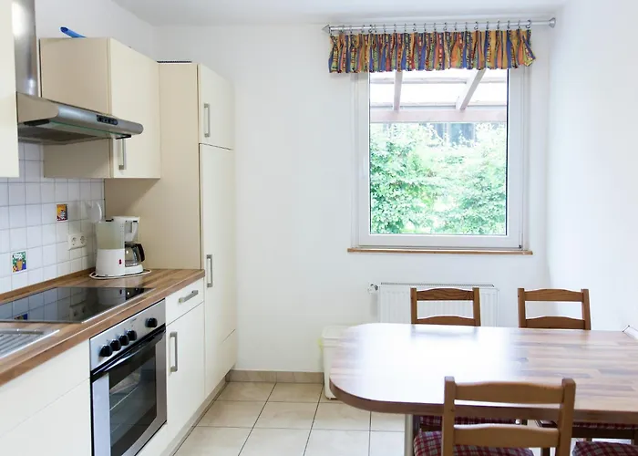 Holiday home Forest-edge Family Retreat Leideneck