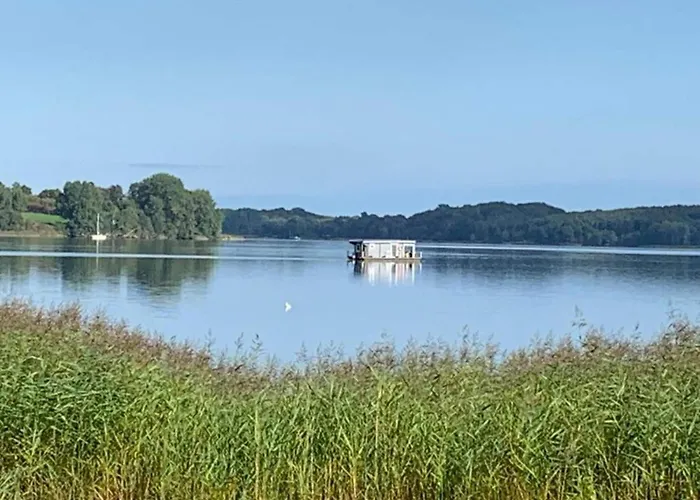 Forest-edge Family Retreat Holiday home Leideneck